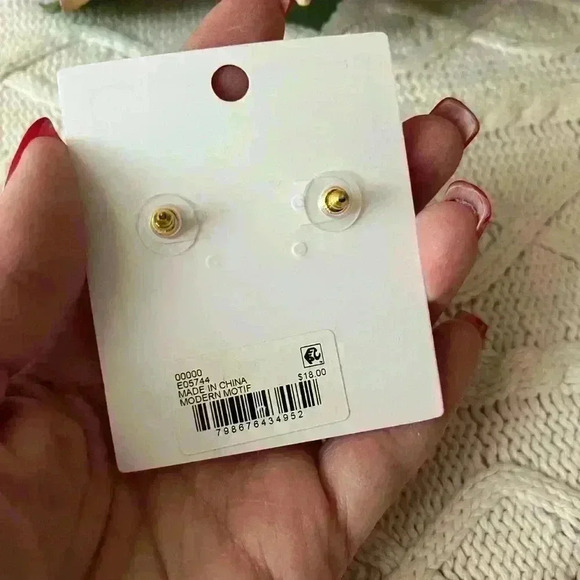 NWT Crown & Ivy Christmas Holiday Earrings Pierced - Picture 5 of 6